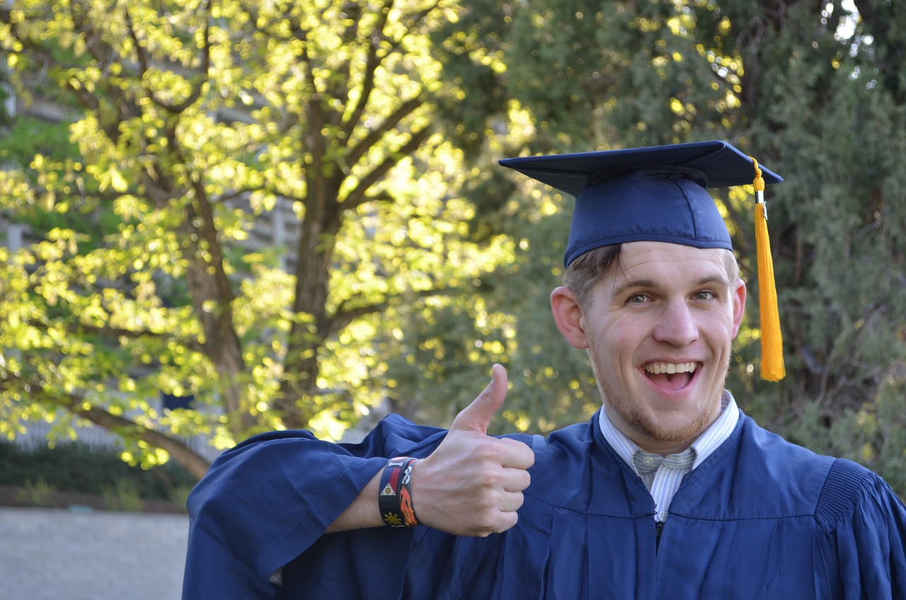 graduation, man, cap-879941.jpg